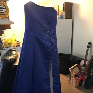 Dark blue prom dress